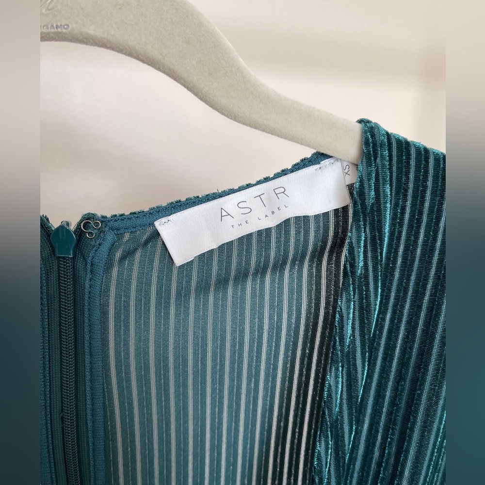 ASTR Jumpsuit in Emerald Velvet Ribbed - Picture 3 of 5